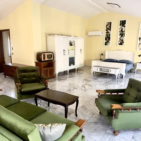 Vila Calmora *